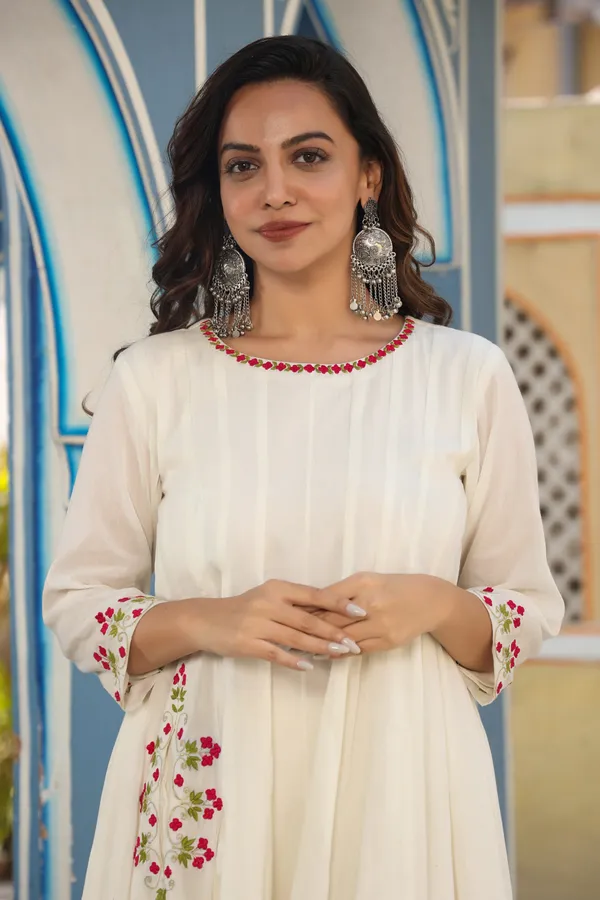 White_Masakali_Pocket_Enhanced_Cotton_Anarkali_Set_For_Women