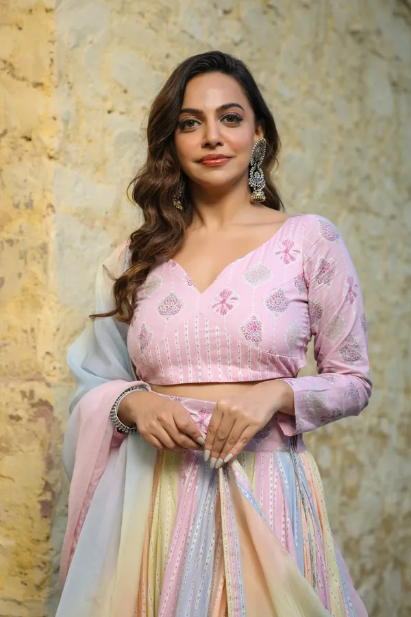Pink_Cotton_Sweetheart_Neck_Lehenga_Set_For_Women
