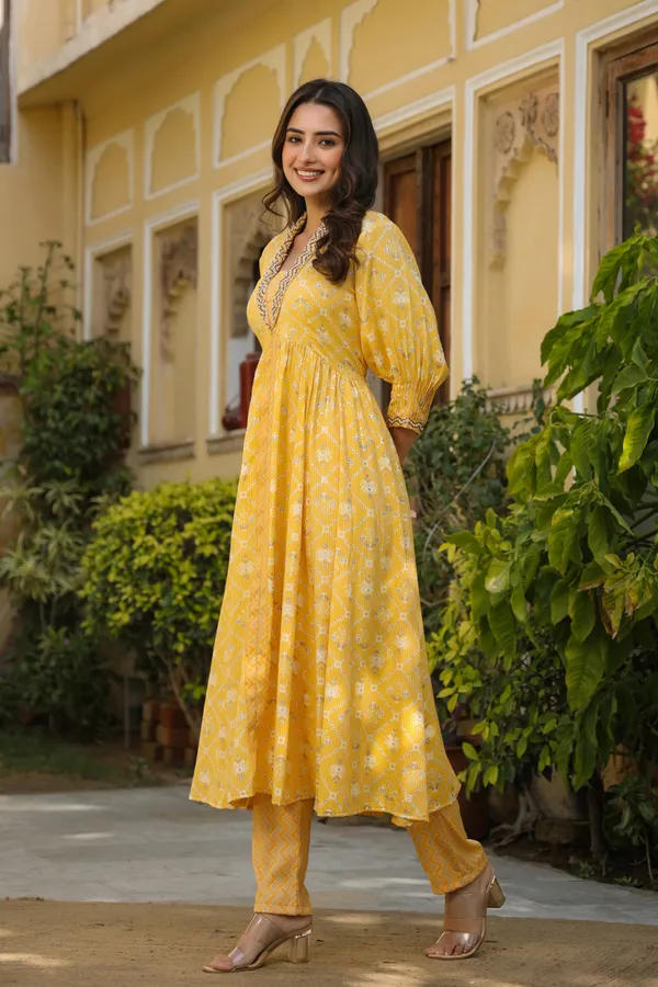 Yellow_Muthalaa_Flared_Rayon_Suit_Set_For_Women