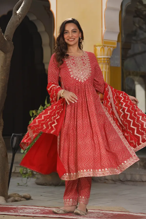 Red_Jena_Printed_Rayon_Naira_Cut_Kurta_Set_For_Women