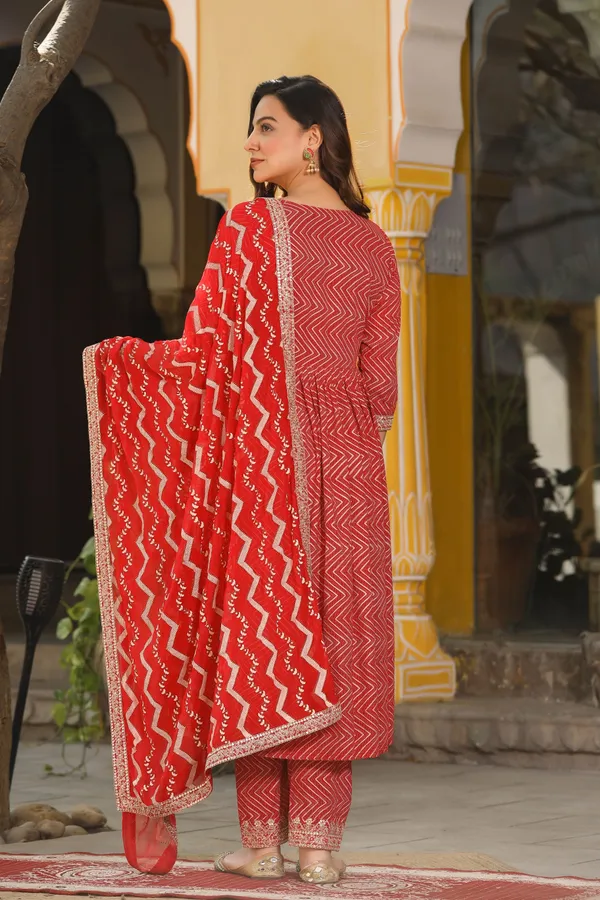 Red_Jena_Printed_Rayon_Naira_Cut_Kurta_Set_For_Women