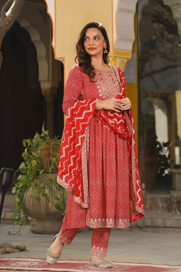 Red_Jena_Printed_Rayon_Naira_Cut_Kurta_Set_For_Women