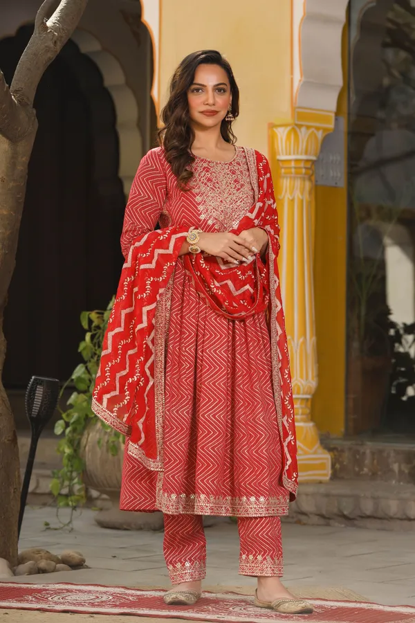 Red_Jena_Printed_Rayon_Naira_Cut_Kurta_Set_For_Women