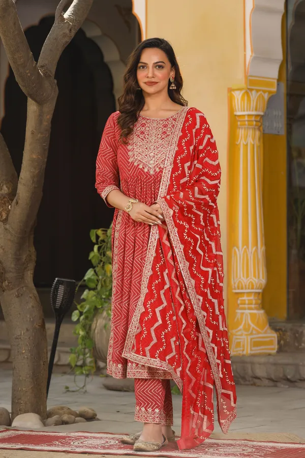 Red_Jena_Printed_Rayon_Naira_Cut_Kurta_Set_For_Women