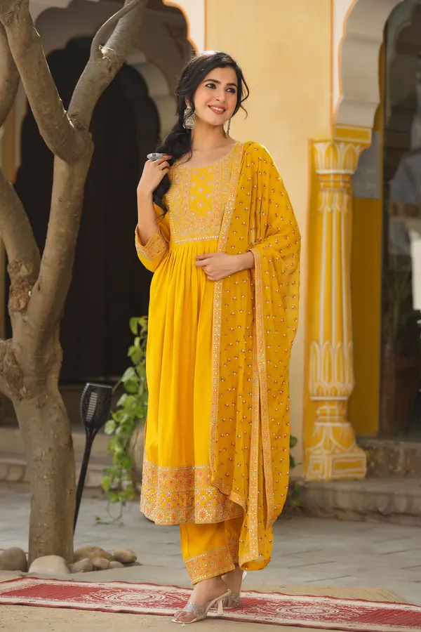 Yellow_Isbah_Printed_Rayon_Naira_Cut_Kurta_Set_For_Women