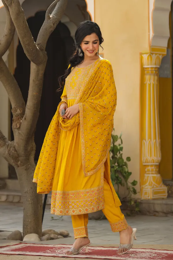 Yellow_Isbah_Printed_Rayon_Naira_Cut_Kurta_Set_For_Women