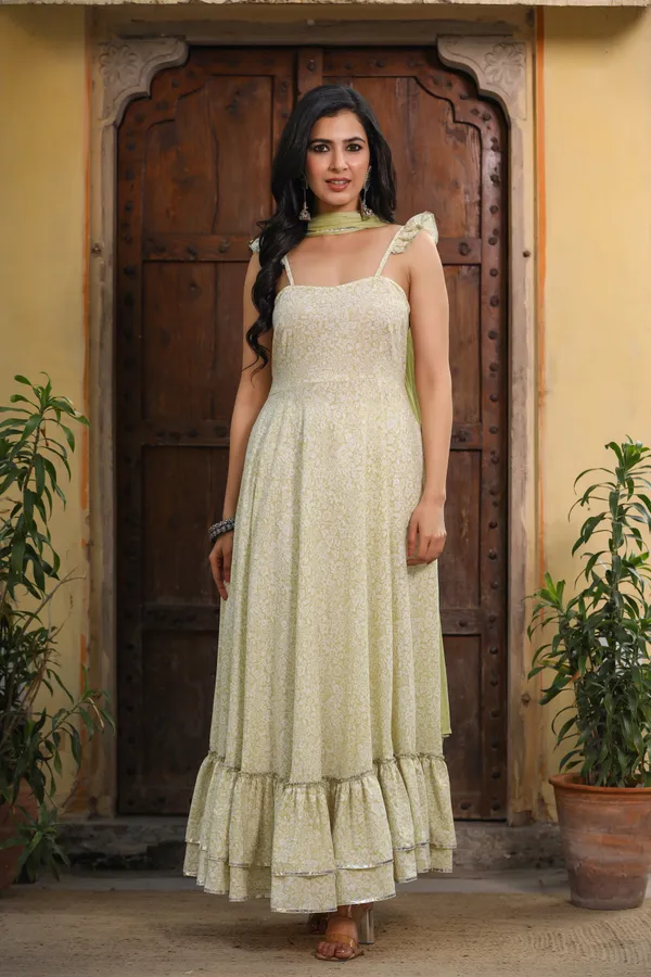 Soft_Green_Cotton_Strapless_Flared_Set_For_Women