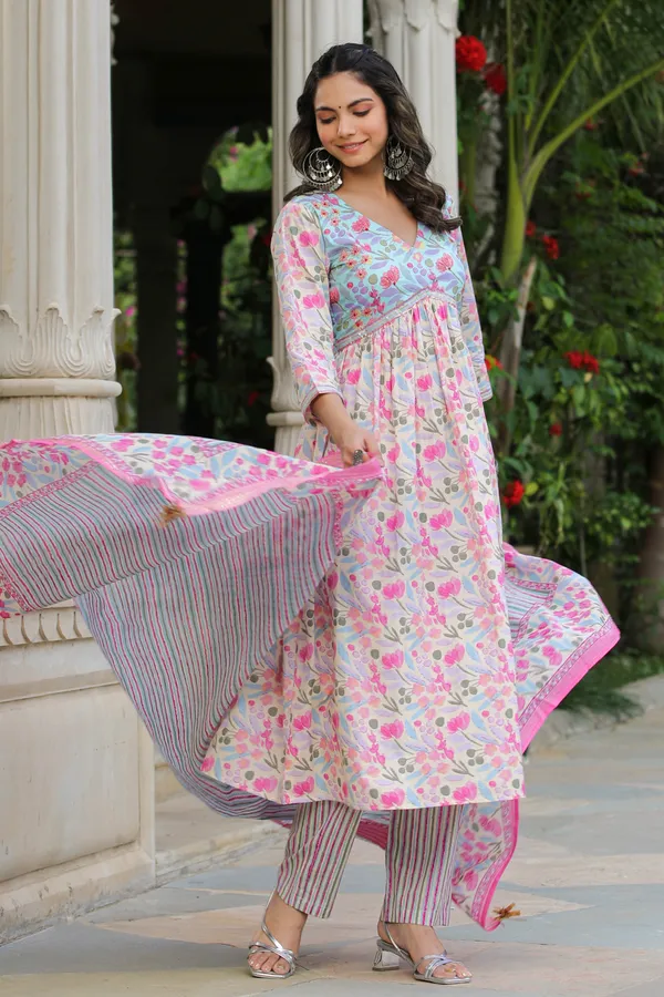 Pink_Printed_Cotton_Suit_Set_For_Women