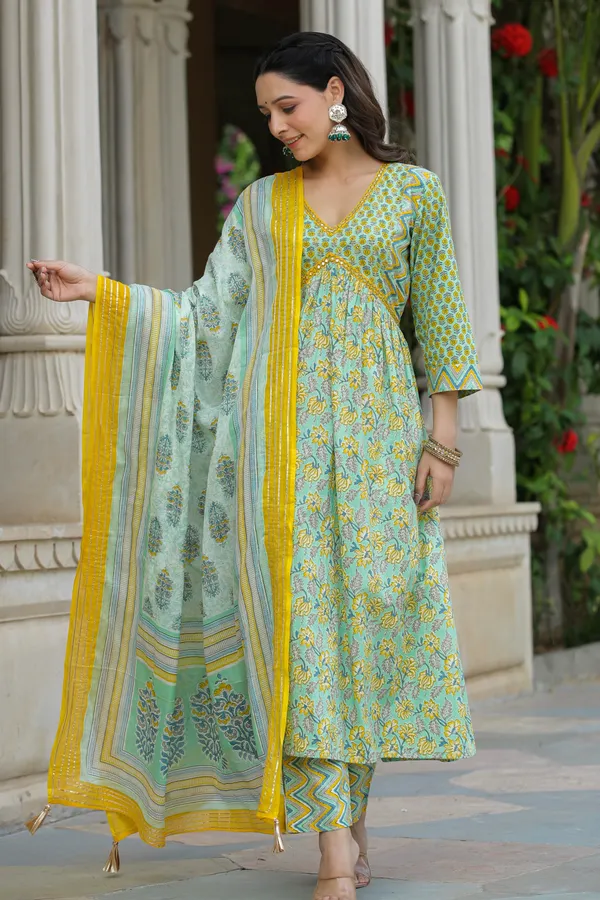 Green_Hummingbird_Printed_Cotton_Suit_Set_For_Women