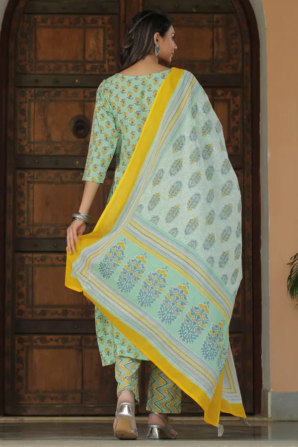 Green_Floral_Printed_Suit_Set_For_Women