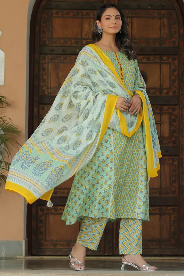 Green_Floral_Printed_Suit_Set_For_Women