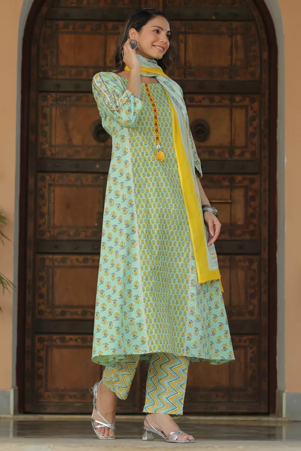 Green_Floral_Printed_Suit_Set_For_Women