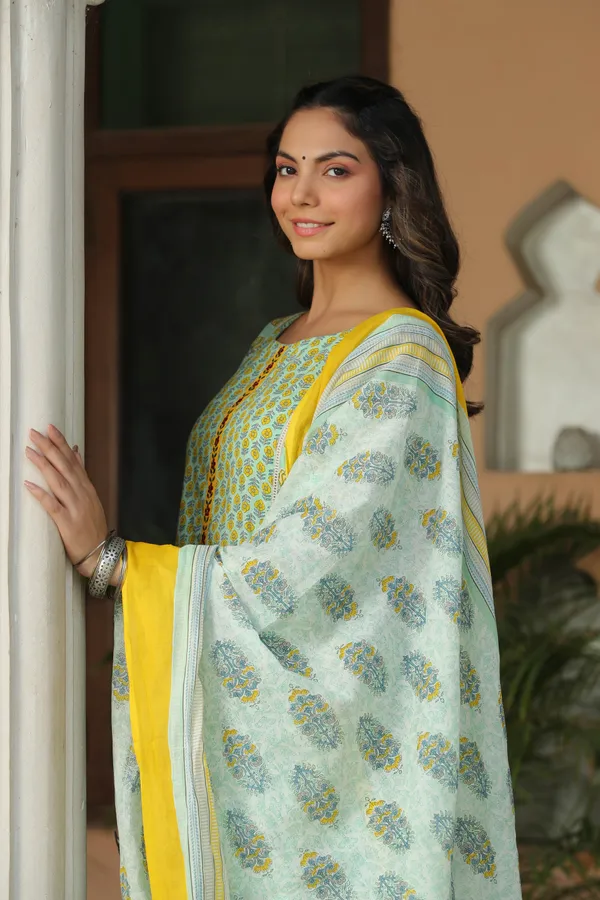 Green_Floral_Printed_Suit_Set_For_Women