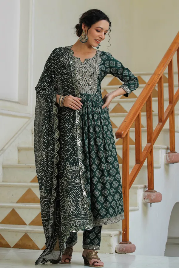 Green_Naira_Embroidered_Suit_Set_For_Women