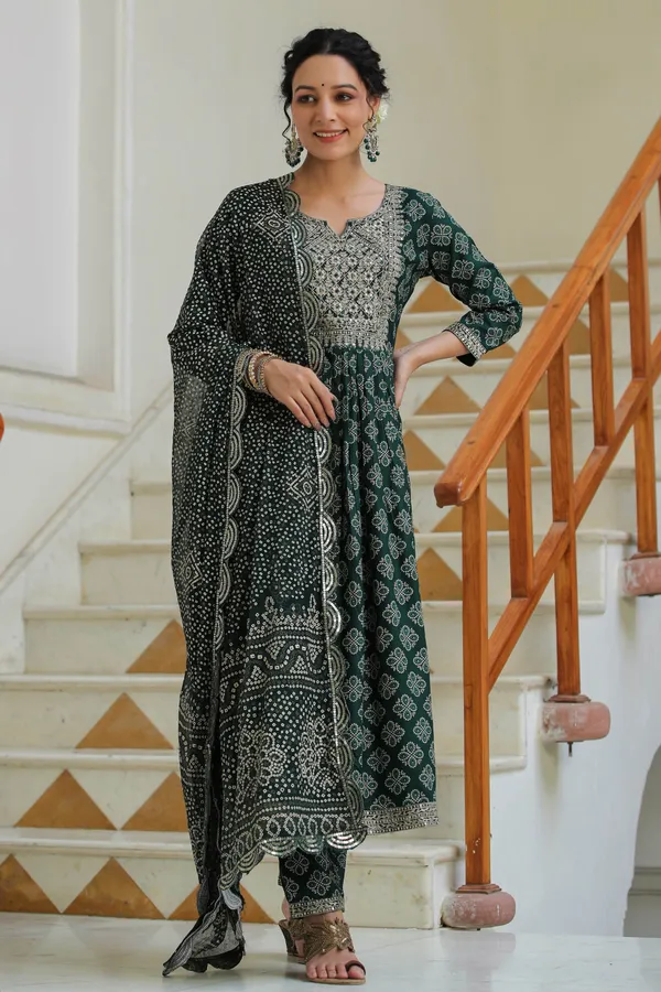Green_Naira_Embroidered_Suit_Set_For_Women