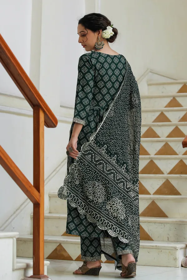 Green_Naira_Embroidered_Suit_Set_For_Women