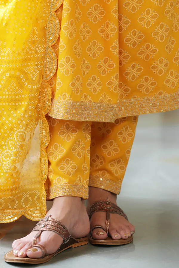 Yellow_Dandelion_Embroidered_Suit_Set_For_Women