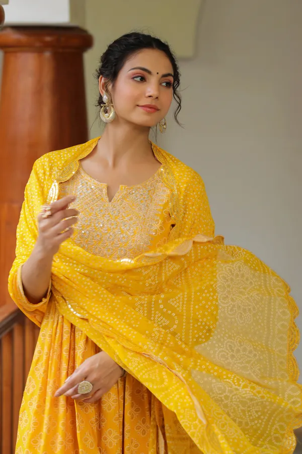 Yellow_Dandelion_Embroidered_Suit_Set_For_Women