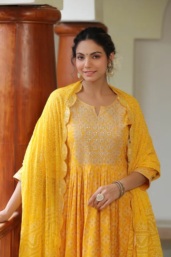 Yellow_Dandelion_Embroidered_Suit_Set_For_Women