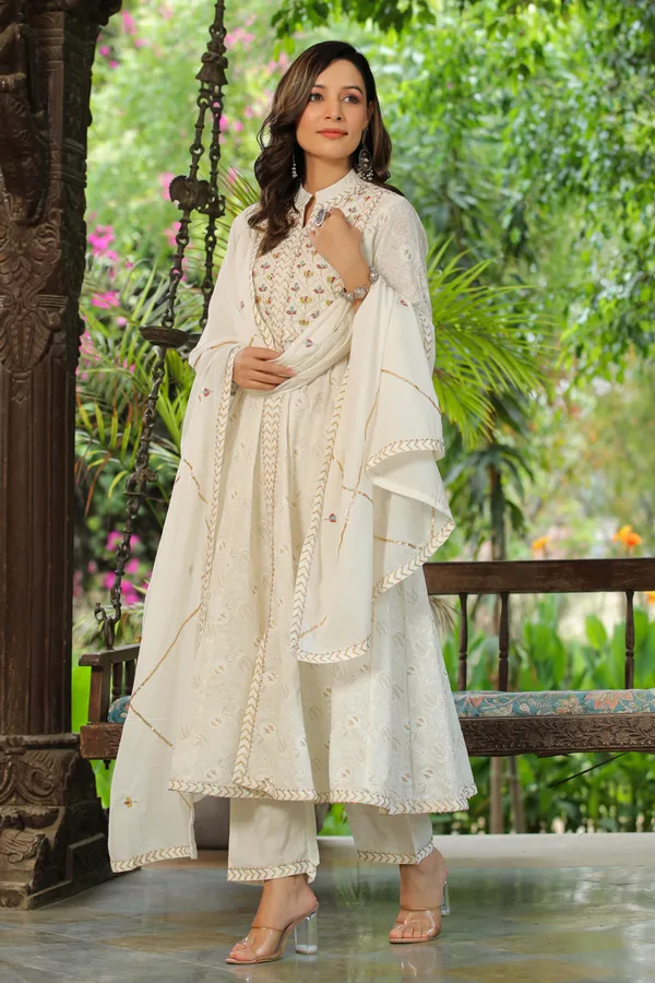 White_Embroidered_Cotton_Suit_Set_For_Women