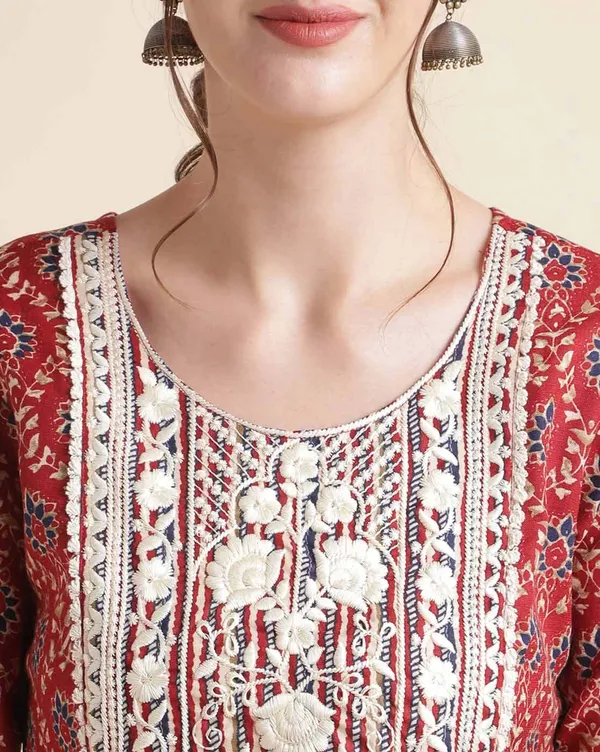 Glamorous_Cotton_Floral_Print_With_Embroidery_Kurta_Pent_And_Dupatta_Set