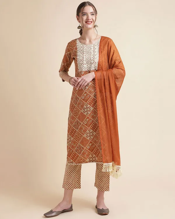 Glamorous_Cotton_Chaks_Print_With_Embroidery_Kurta_Pent_And_Dupatta_Set