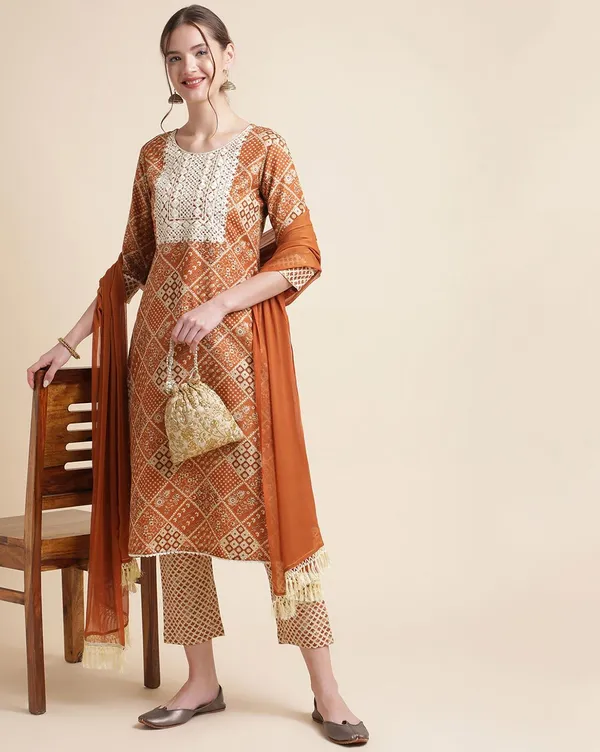 Glamorous_Cotton_Chaks_Print_With_Embroidery_Kurta_Pent_And_Dupatta_Set