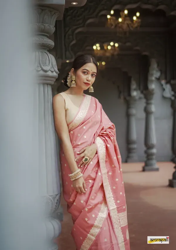 Pink_Beautiful_Handloom_Silk_Kubera_Pattu_saree_with_golden_zari_weaving_border_with_Blouse_Piece_for_Women_2025_Collection.