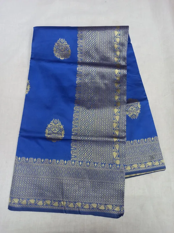 Blue_Geometic_wowen_motif_in_Kanjivaram_Soft_Silk_Saree_with_Intricate_Brocade_and_Gold_Zari_Work_for_Women
