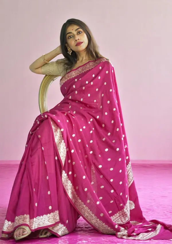 Maroon_Beautiful_Handloom_Silk_Kubera_Pattu_saree_with_golden_zari_weaving_border_with_Blouse_Piece_for_Women_2025_Collection.