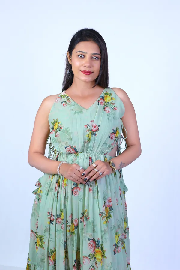 Golden_Bronze_Full_Length_Gerogette_Floral_Print_Gown_For_Women