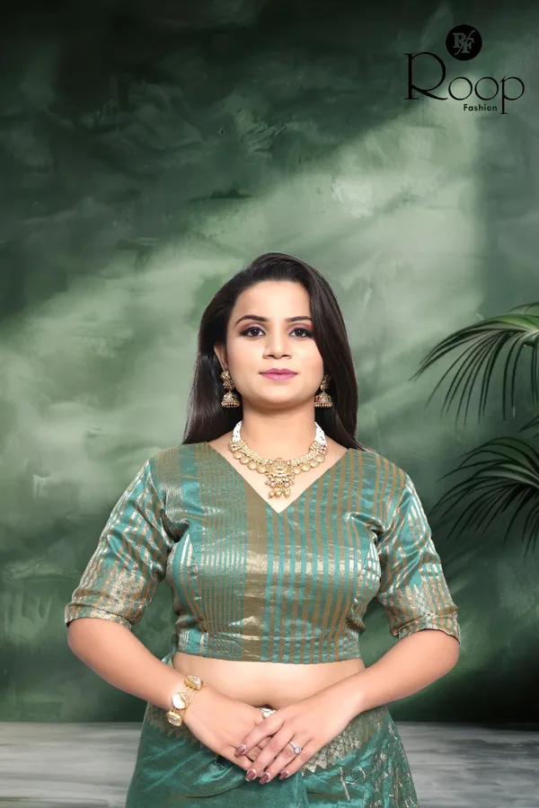 Apple_Green_Linen_Pure_Cotton_Handcrafted_Embroidery_Saree_For_Women