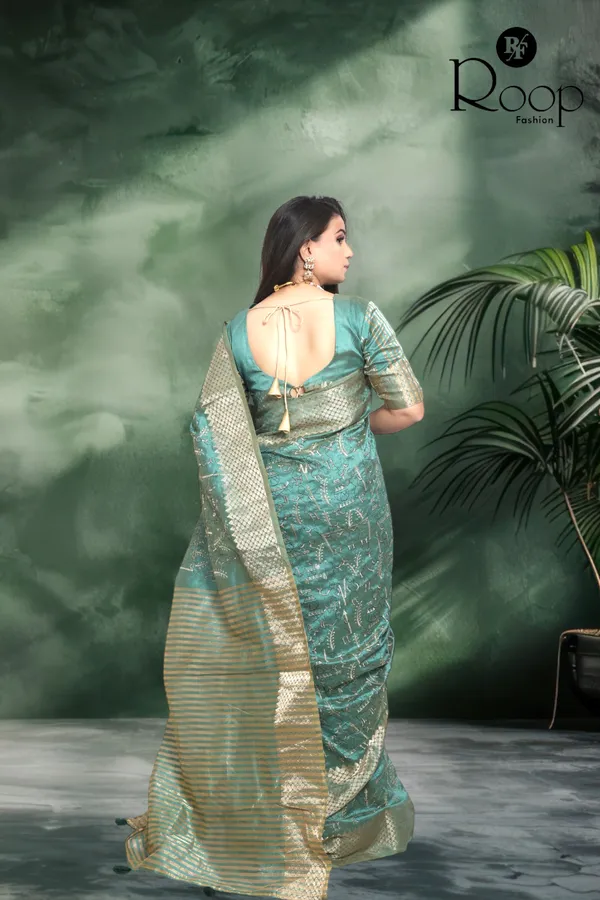 Apple_Green_Linen_Pure_Cotton_Handcrafted_Embroidery_Saree_For_Women