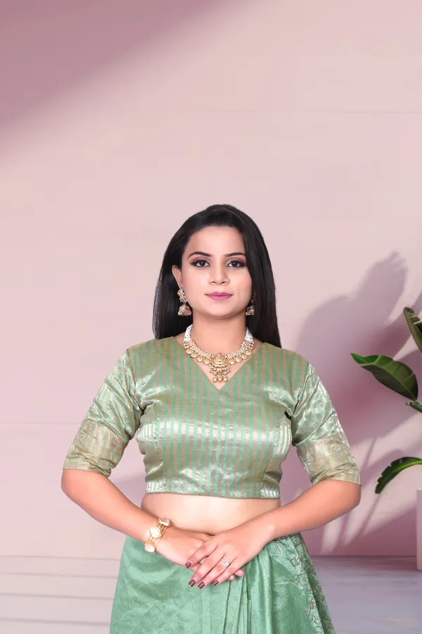 Emerald_Green_Traditional_Linen_Cotton_Katha_Work_Saree