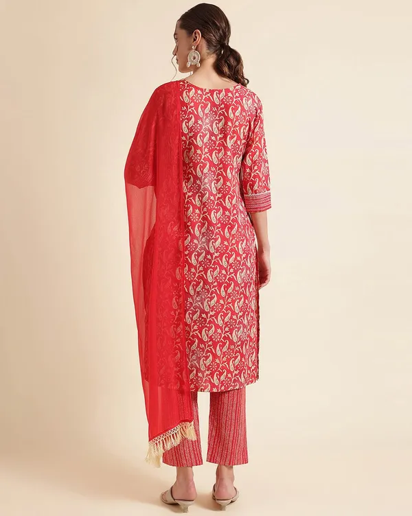 Glamorous_Cotton_Floral_Print_With_Embroidery_Kurta_Lining_Print_Pent_And_Dupatta_Set