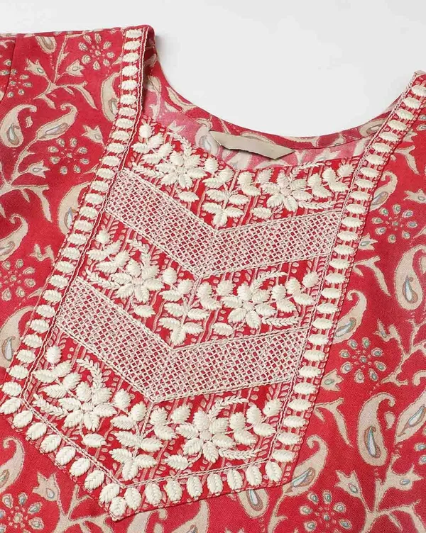 Glamorous_Cotton_Floral_Print_With_Embroidery_Kurta_Lining_Print_Pent_And_Dupatta_Set