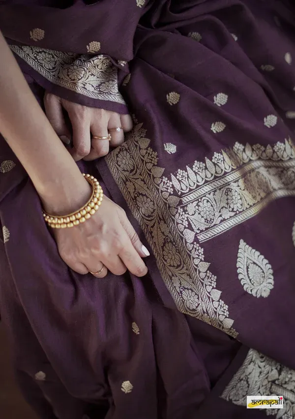 Brown_Beautiful_Handloom_Silk_Kubera_Pattu_saree_with_golden_zari_weaving_border_with_Blouse_Piece_for_Women_2025_Collection.