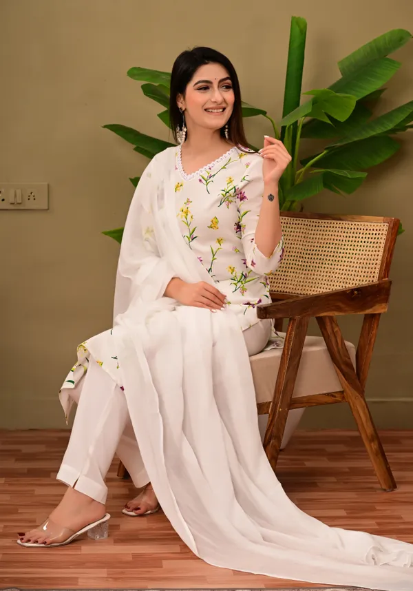 Purple_Rayon_Kurta_Set_with_Lace_V-Neck_&_Pajama