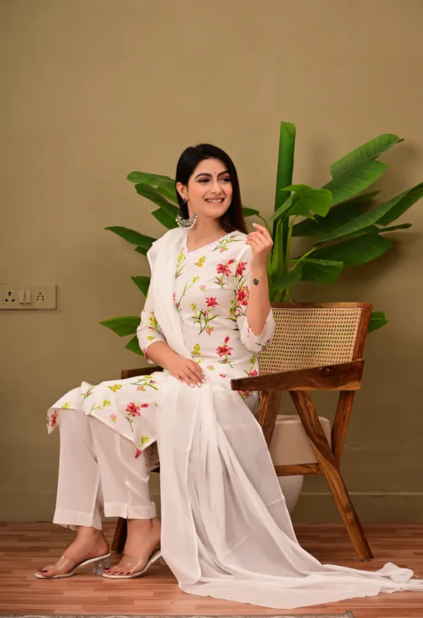 Red_Rayon_Kurta_Set_with_Lace_V-Neck_&_Pajama