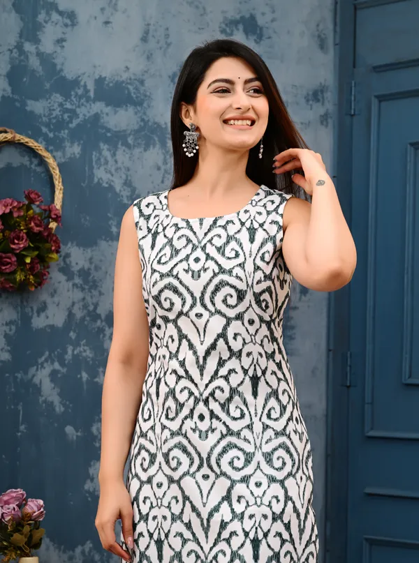 Floral_Print_Grey_Sleeveless_Kurti_for_Women