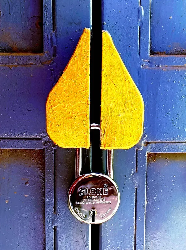 Pack_of_1_Silver_Locks_65Mm_New_Round_Padlock_With_Long_Shackle_Double_Locking_8_Steel_Levers_6_Keys_Lock_And_Keys_For_Home_Door_Main_Gate_Shop_Shutter_Lock