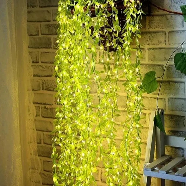 GlowLeaf_–_Hanging_LED_Vine_String_Light_(3M,_Warm_White)