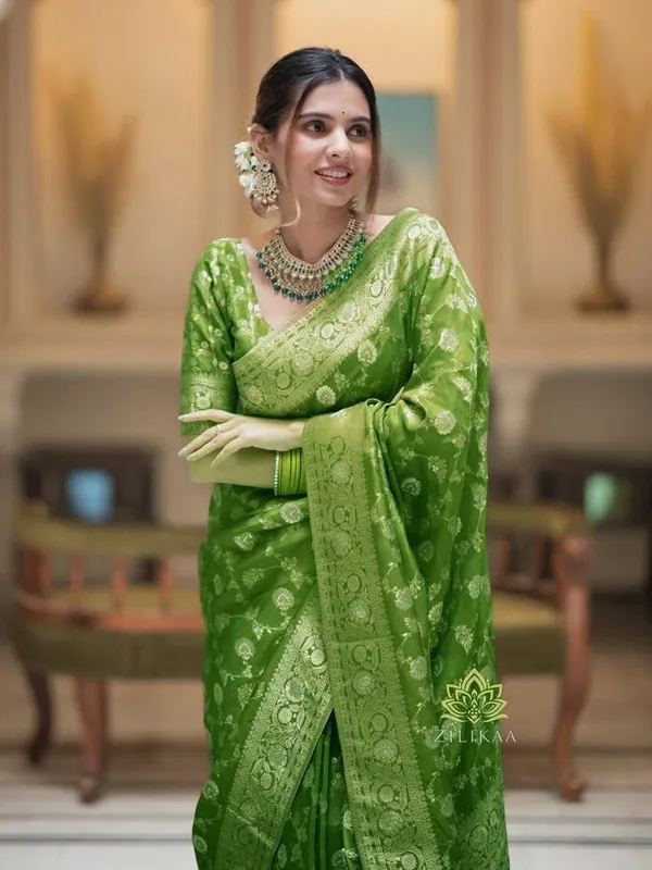 Mehendi_Green_Banarasi_Saree_New_Collection_with_Heavy_Brocade_Blouse_|_Trending_Pattu_Party_Wear_Sadi_|_Zari_Woven_Wedding_Sari_|_Stylish_Soft_Lichi_Silk_Saree_with_Rich_Pallu