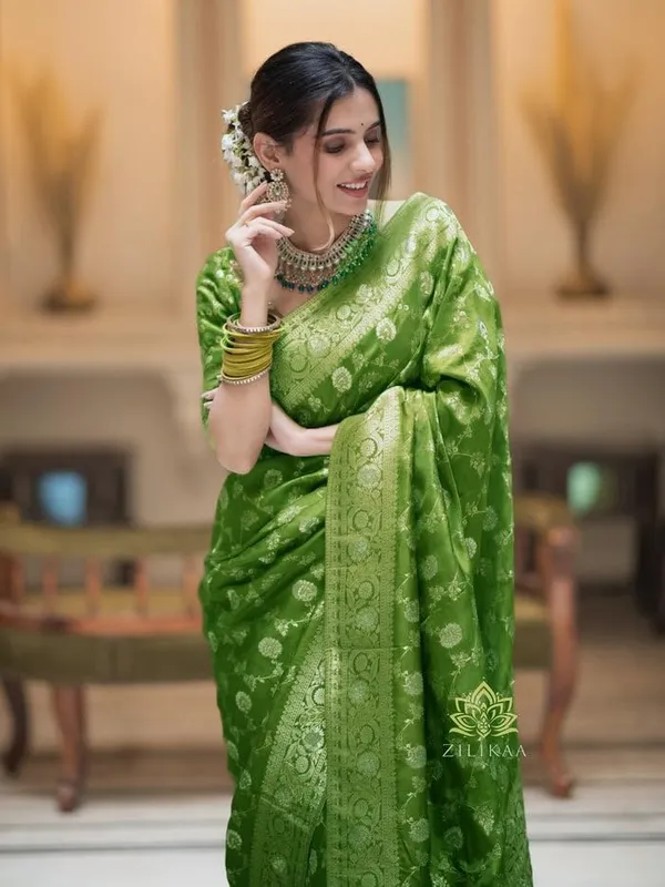 Mehendi_Green_Banarasi_Saree_New_Collection_with_Heavy_Brocade_Blouse_|_Trending_Pattu_Party_Wear_Sadi_|_Zari_Woven_Wedding_Sari_|_Stylish_Soft_Lichi_Silk_Saree_with_Rich_Pallu