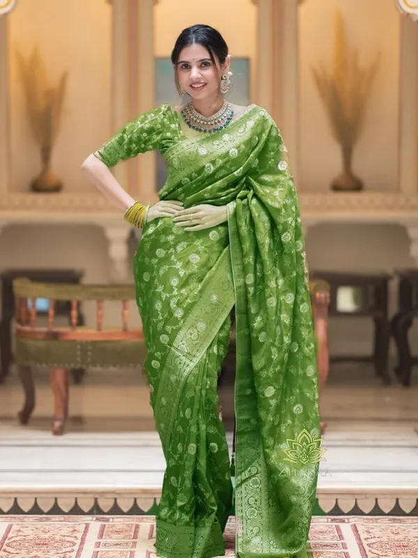 Mehendi_Green_Banarasi_Saree_New_Collection_with_Heavy_Brocade_Blouse_|_Trending_Pattu_Party_Wear_Sadi_|_Zari_Woven_Wedding_Sari_|_Stylish_Soft_Lichi_Silk_Saree_with_Rich_Pallu