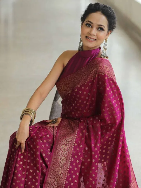 Latest_Design_Magenta_Soft_Lichi_Silk_Banarasi_Sadi_With_Blouse_Piece_|_Trending_Partywear_Zari_Woven_Saree_New_Collection