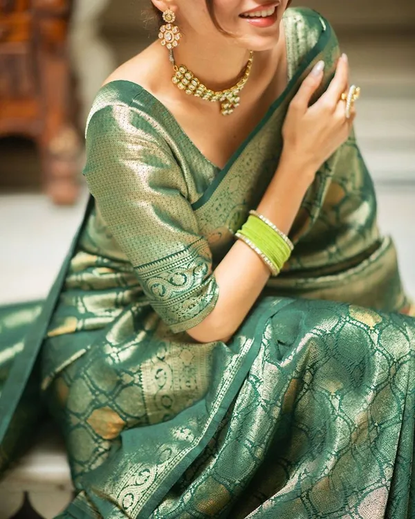 Trending_Green_Soft_Lichi_Silk_Kanjivaram_Sadi_|_Latest_Design_Wedding_Pattu_Saree_with_Jacquard_Work_&_Blouse_Piece