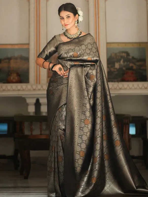 Latest_Design_Soft_Lichi_Silk_Grey_Two-Tone_Wedding_Sadi_with_Brocade_Blouse_Piece_�_Trending_Partywear_Kanjivaram_Saree