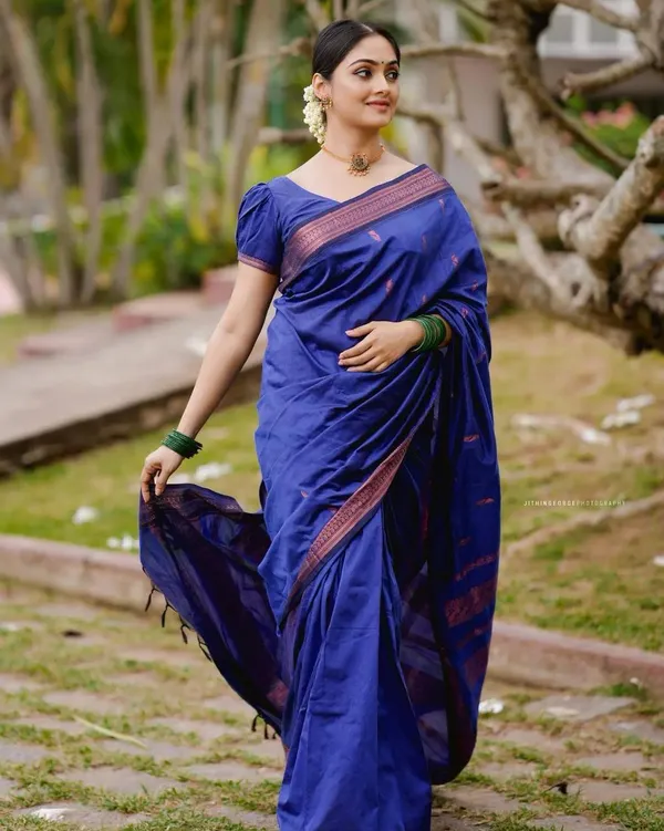Latest_Design_Blue_Pattu_Party_Wear_Saree_With_Blouse_Piece_|_Trending_Wedding_Sari_With_Jacquard_Border_in_Soft_Litchi_Silk