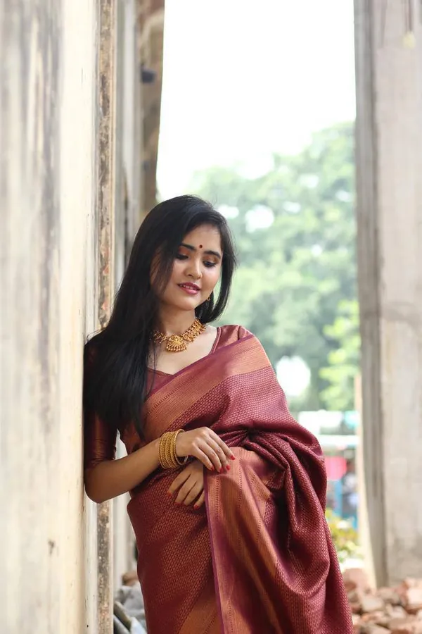 Maroon_Banarasi_Silk_Saree_New_Collection_|_Premium_Quality_Fabric_|_Latest_Design_Party_Wear_Saree_with_Blouse_Piece_|_Wedding_&_Festive_Soft_Lichi_Silk_Saree